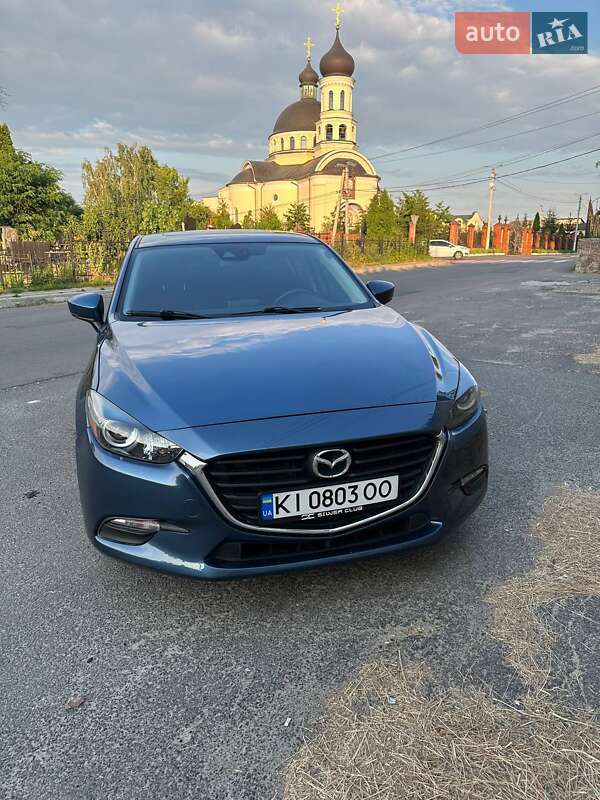 Седан Mazda 3 2018 в Киеве
