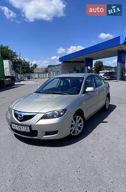 Седан Mazda 3 2006 в Ромнах