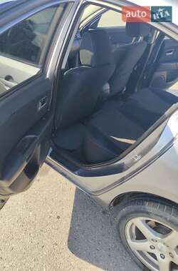 Седан Mazda 3 2004 в 
