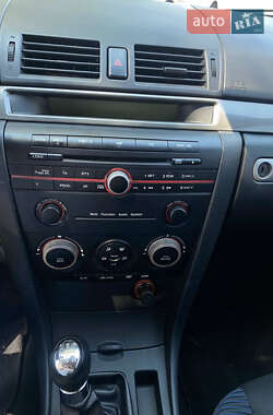Седан Mazda 3 2005 в 