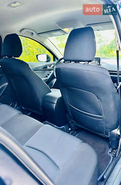 Седан Mazda 3 2016 в 