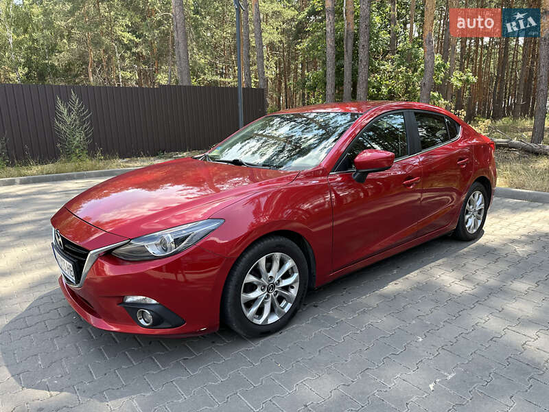 Седан Mazda 3 2015 в Киеве