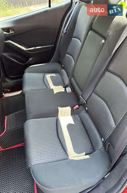 Седан Mazda 3 2015 в 