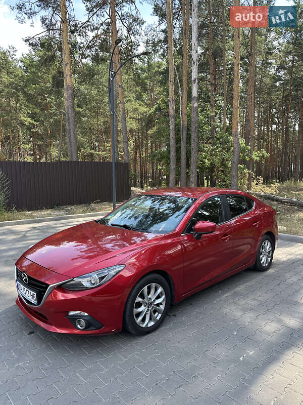 Седан Mazda 3 2015 в Киеве