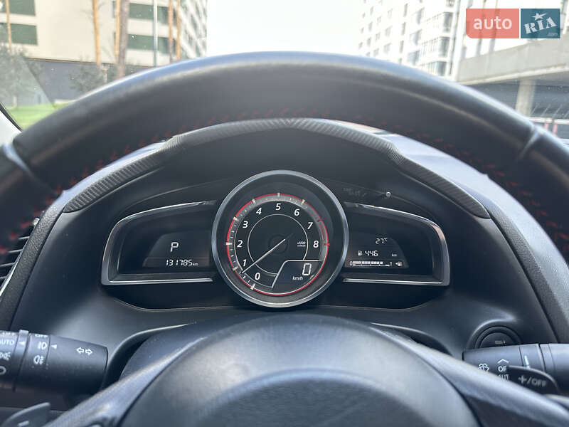 Седан Mazda 3 2015 в Киеве