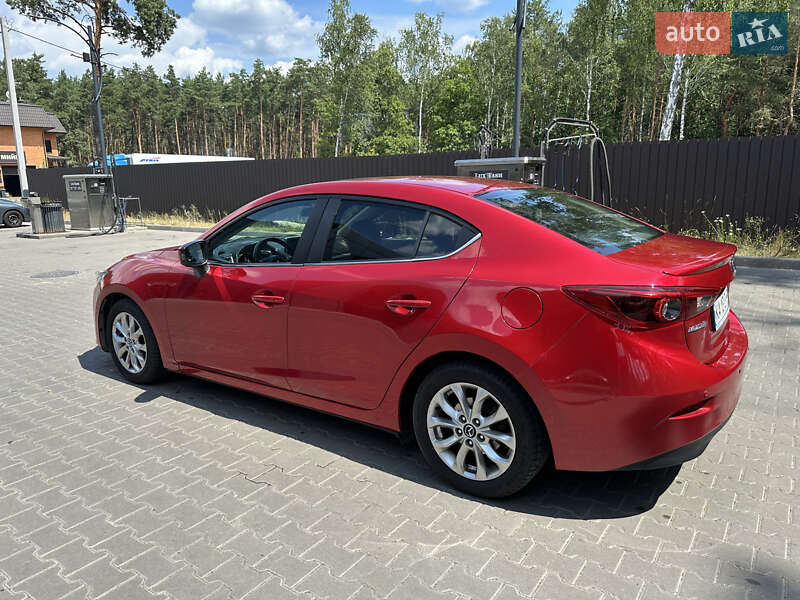 Седан Mazda 3 2015 в Киеве