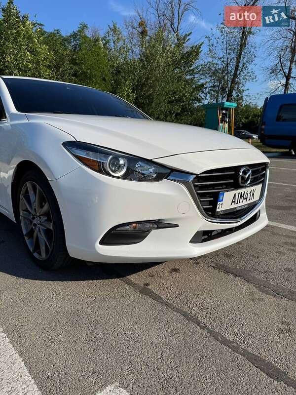 Седан Mazda 3 2017 в Харькове