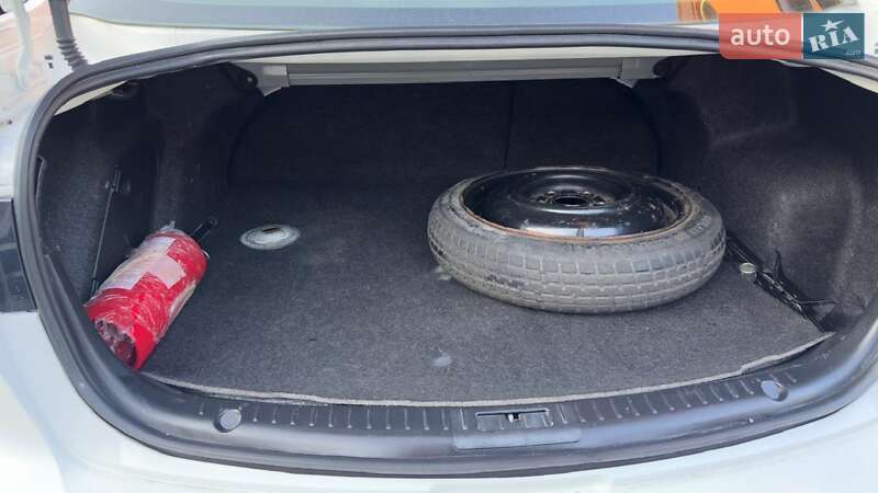 Седан Mazda 3 2010 в Киеве