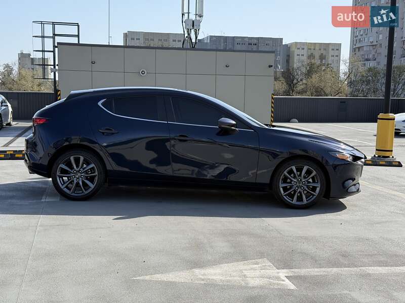 Хэтчбек Mazda 3 2019 в Киеве