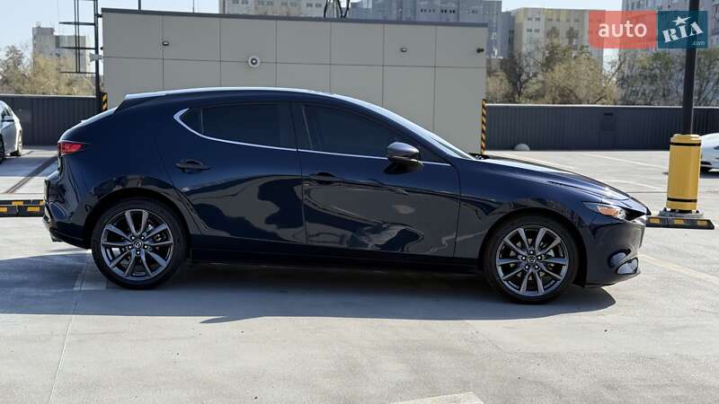 Хэтчбек Mazda 3 2019 в Киеве