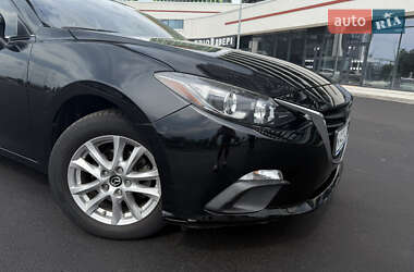 Седан Mazda 3 2015 в 