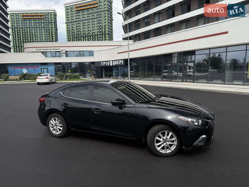 Седан Mazda 3 2015 в Киеве