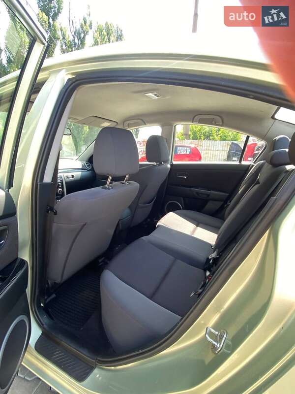 Седан Mazda 3 2008 в Киеве
