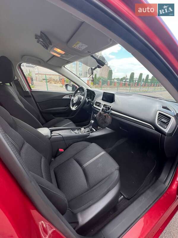 Седан Mazda 3 2018 в Киеве