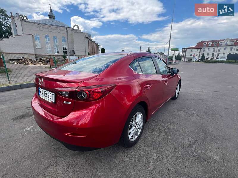 Седан Mazda 3 2018 в Киеве