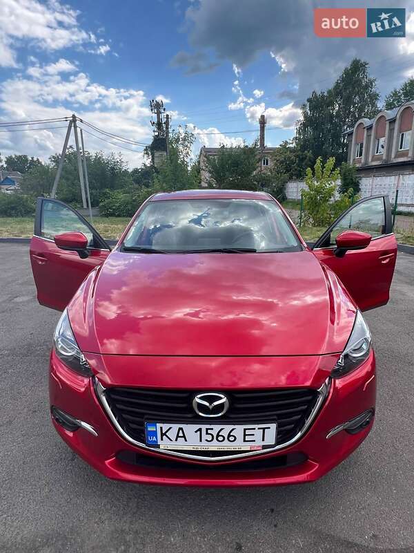 Седан Mazda 3 2018 в Киеве