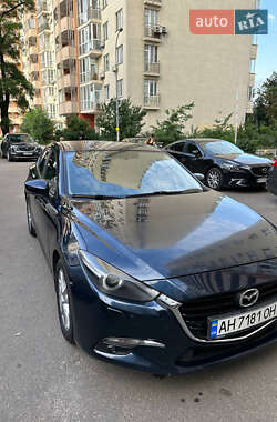 Седан Mazda 3 2016 в 