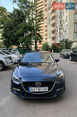 Седан Mazda 3 2016 в 