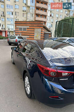 Седан Mazda 3 2016 в 