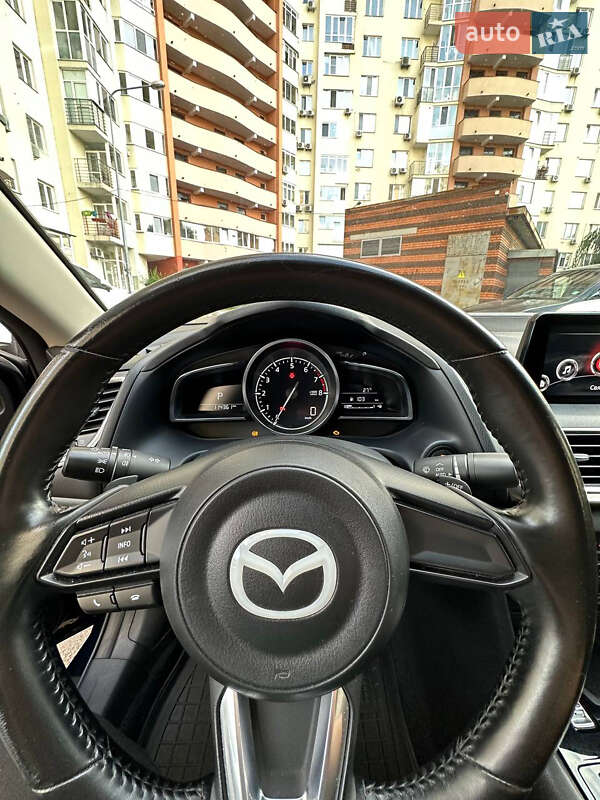 Седан Mazda 3 2016 в Киеве