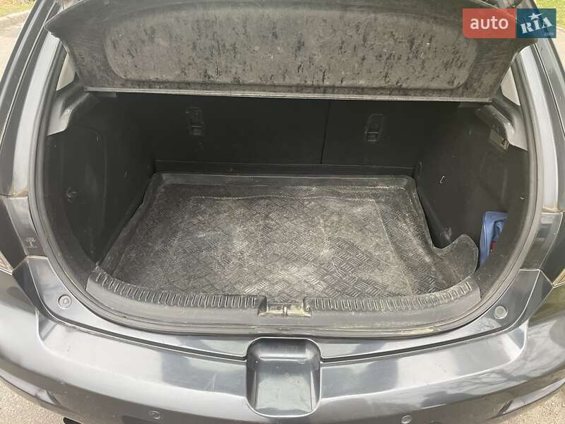 Хэтчбек Mazda 3 2006 в Киеве