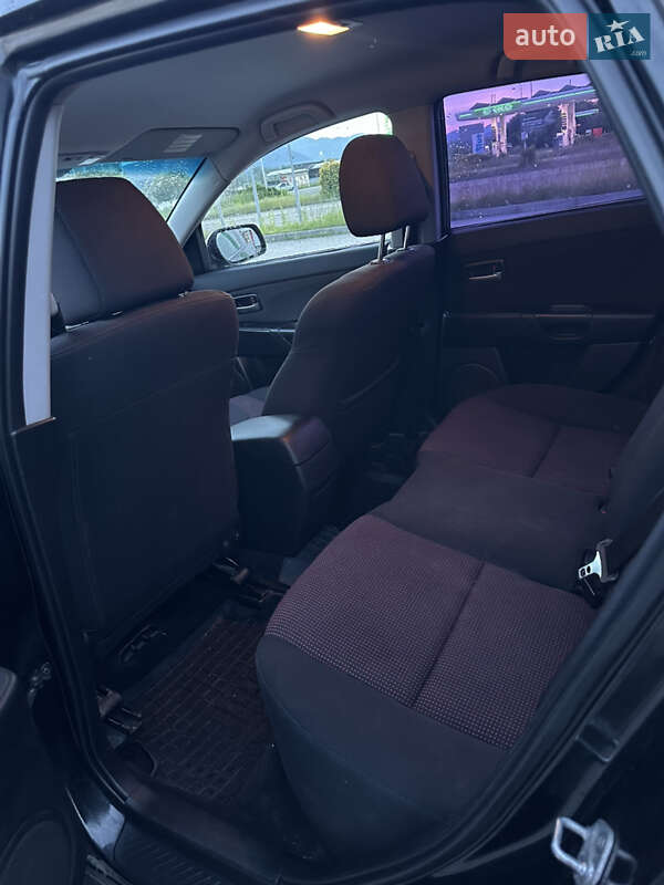 Хетчбек Mazda 3 2004 в Тячеві