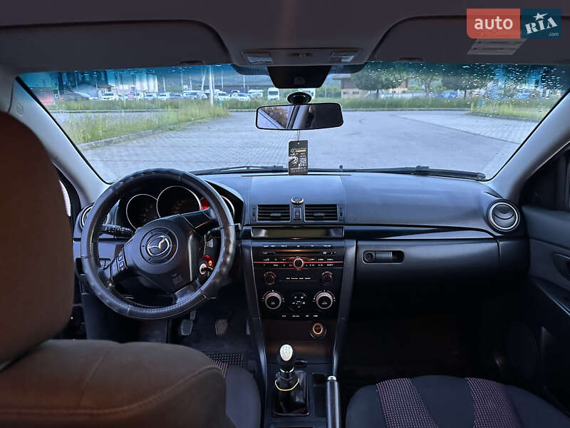 Хетчбек Mazda 3 2004 в Тячеві