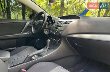 Седан Mazda 3 2012 в 