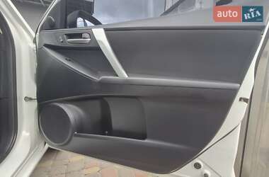 Седан Mazda 3 2012 в 