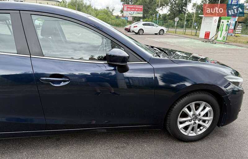 Седан Mazda 3 2017 в Киеве