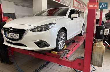 Хэтчбек Mazda 3 2015 в 