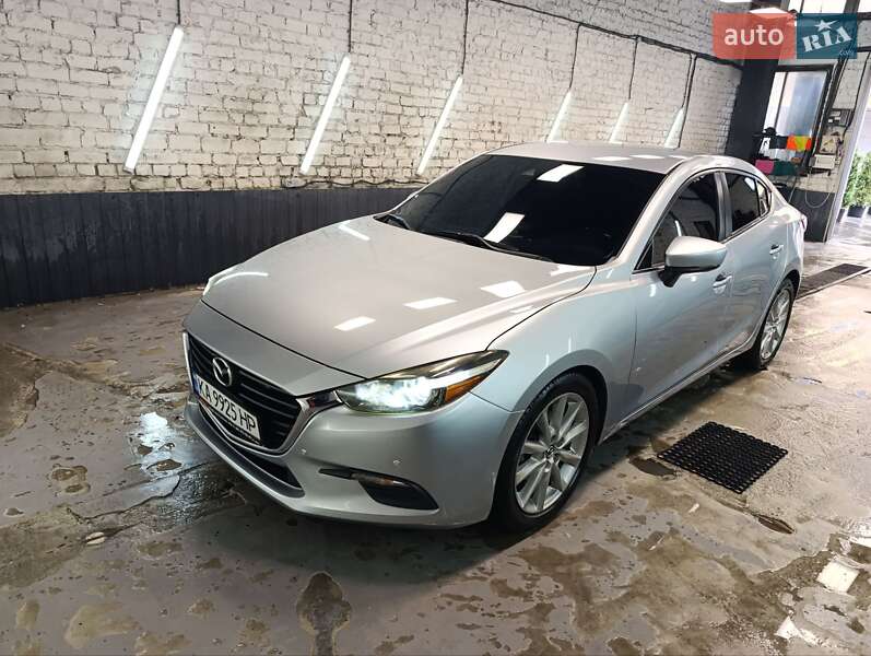 Седан Mazda 3 2016 в Киеве