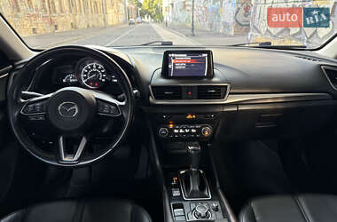 Седан Mazda 3 2018 в 