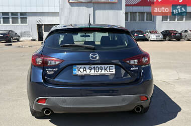 Хэтчбек Mazda 3 2015 в 