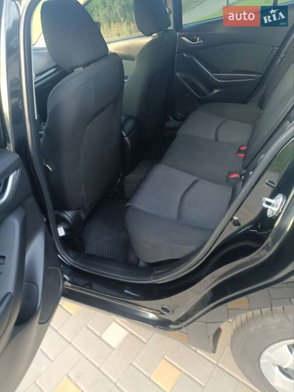 Седан Mazda 3 2015 в Києві