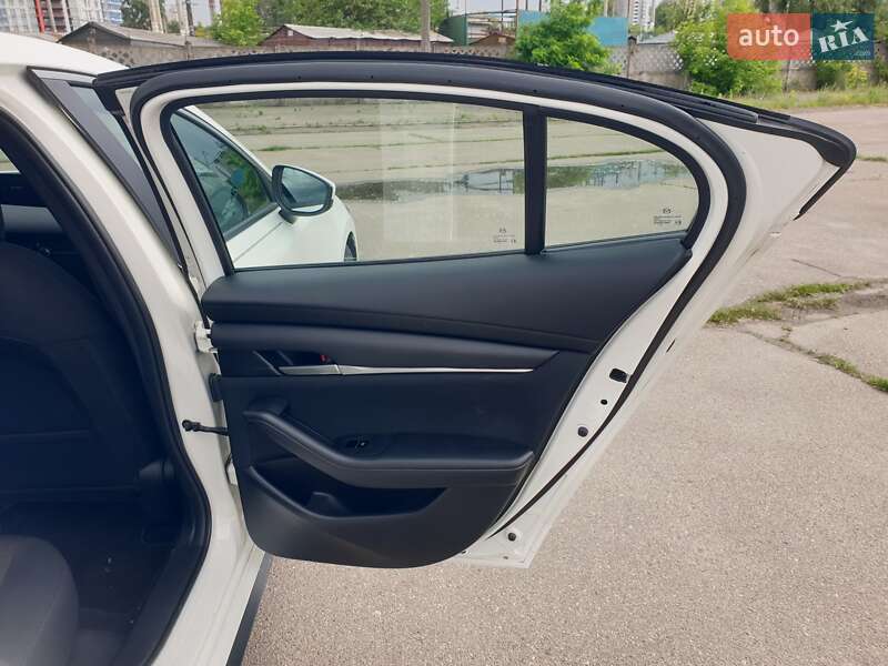 Седан Mazda 3 2019 в Києві