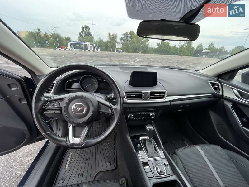 Хэтчбек Mazda 3 2018 в Киеве