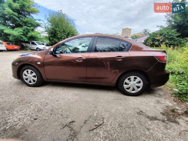 Седан Mazda 3 2011 в Броварах