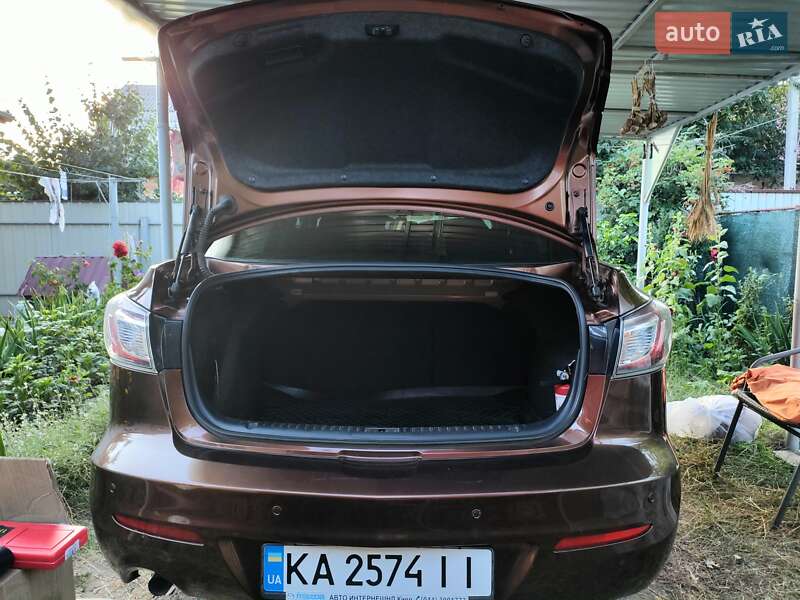 Седан Mazda 3 2011 в Броварах