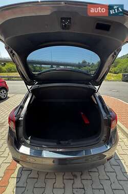 Хэтчбек Mazda 3 2015 в 