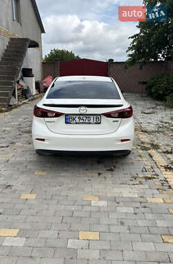 Седан Mazda 3 2015 в 