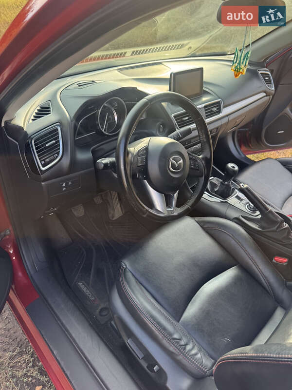 Седан Mazda 3 2014 в Днепре
