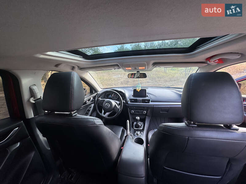 Седан Mazda 3 2014 в Днепре