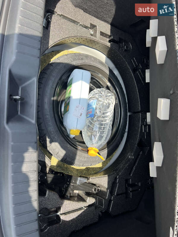 Хэтчбек Mazda 3 2024 в Днепре