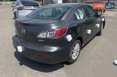Седан Mazda 3 2012 в 
