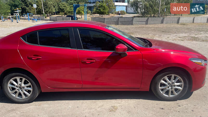 Седан Mazda 3 2016 в Днепре