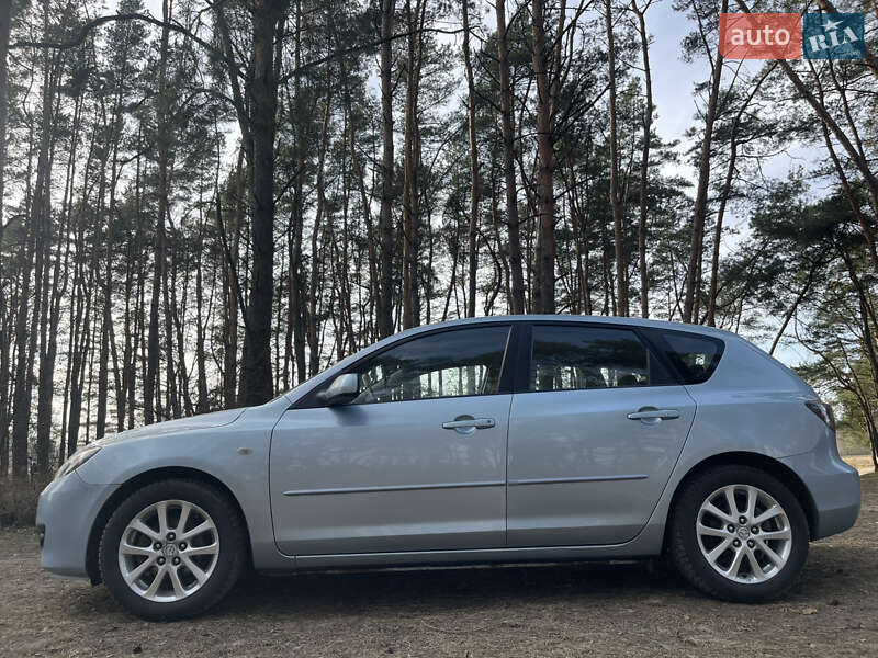 Хэтчбек Mazda 3 2008 в Луцке