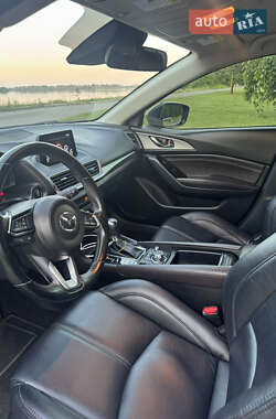 Хэтчбек Mazda 3 2018 в 
