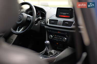 Седан Mazda 3 2016 в 
