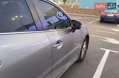 Седан Mazda 3 2016 в 
